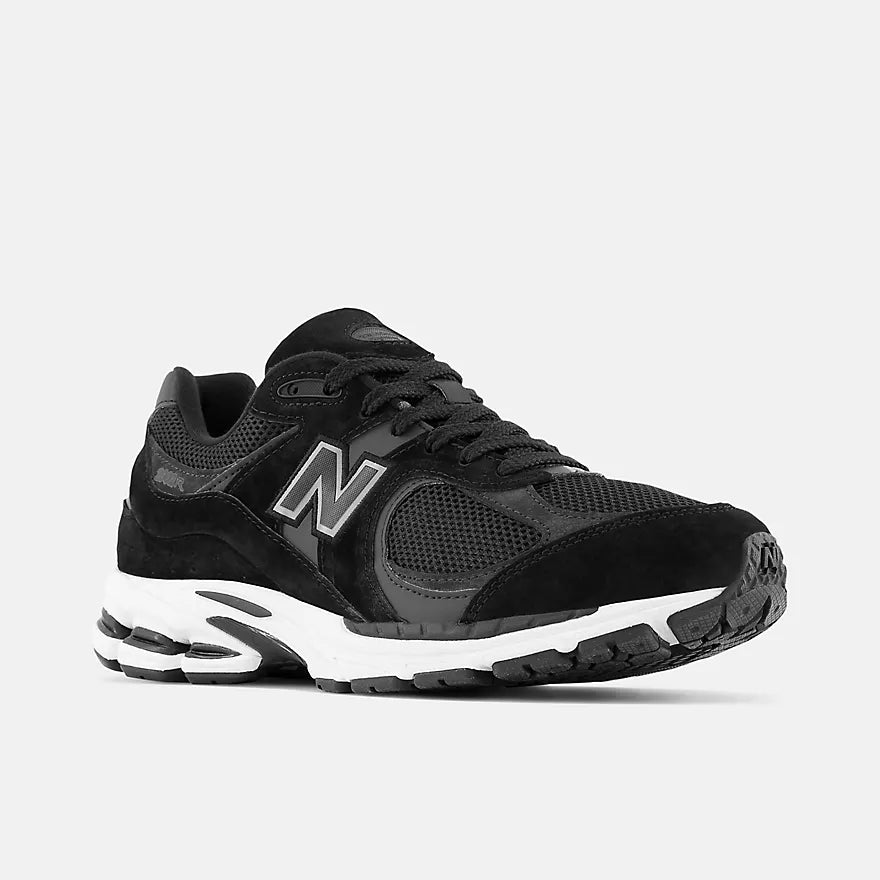New Balance M2002RBK Shoe
