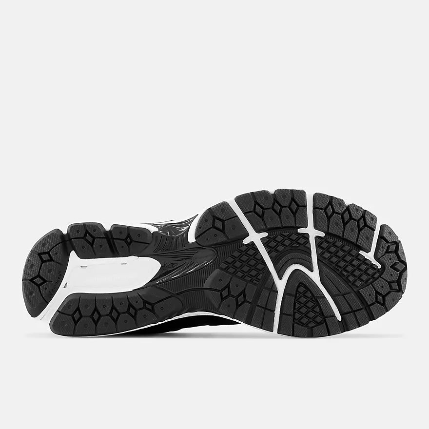 New Balance M2002RBK Shoe